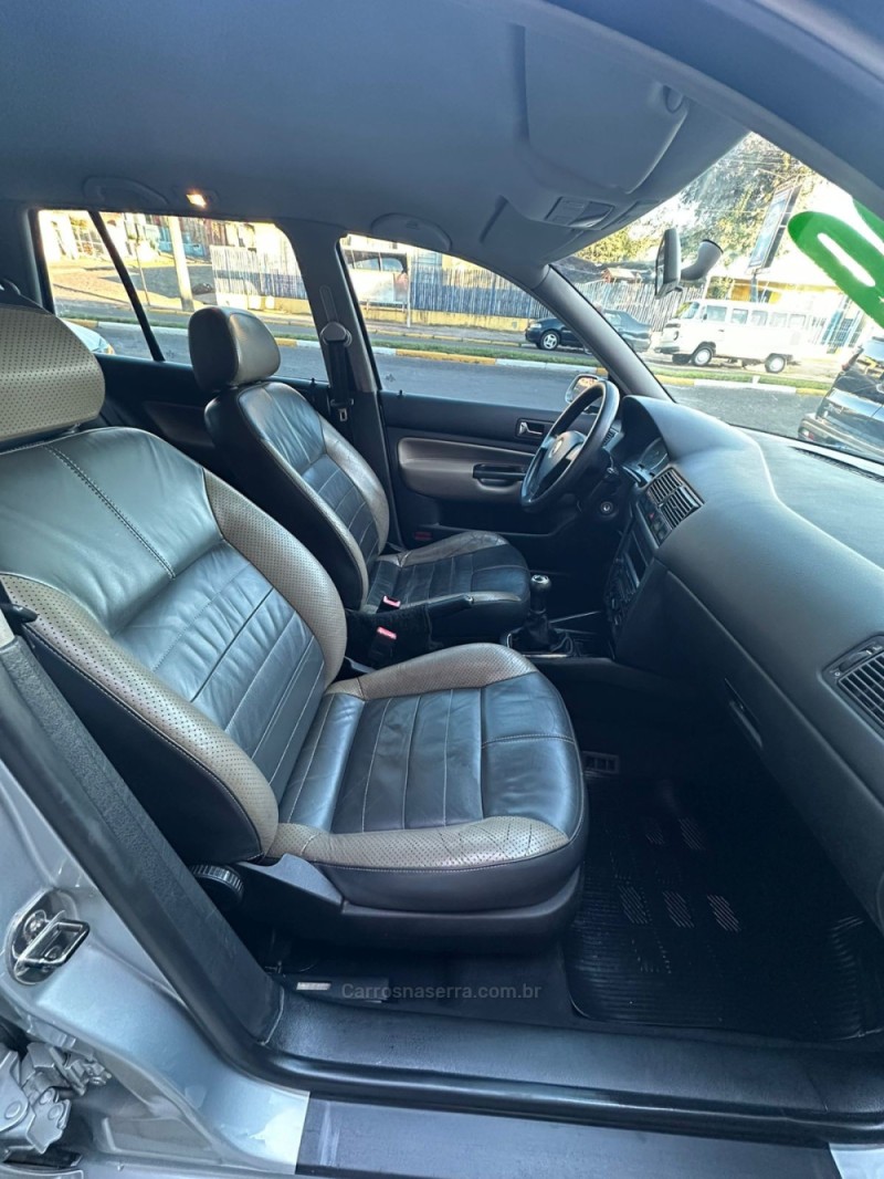 GOLF 1.6 MI SPORTLINE 8V FLEX 4P MANUAL - 2013 - PAROBé