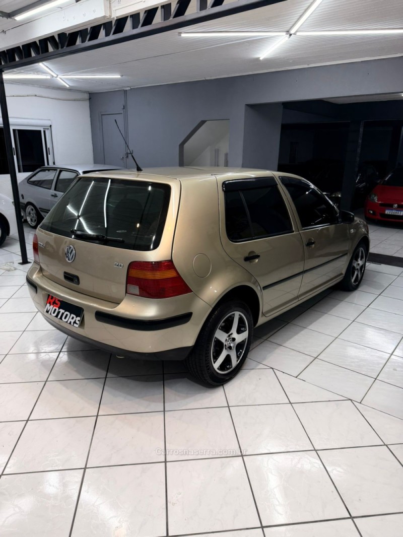 GOLF 2.0 MI PLUS 8V GASOLINA 4P MANUAL - 2002 - CAXIAS DO SUL