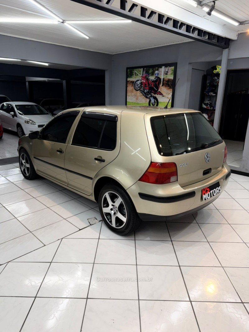GOLF 2.0 MI PLUS 8V GASOLINA 4P MANUAL - 2002 - CAXIAS DO SUL