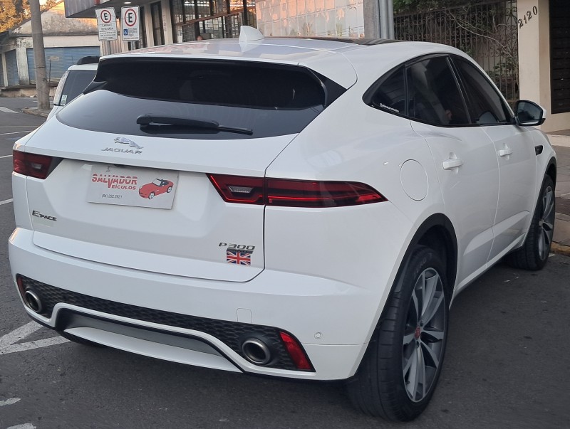 E-PACE 2.0 16V P300 R-DYNAMIC SE AWD GASOLINA 4P AUTOMÁTICO - 2018 - FLORES DA CUNHA