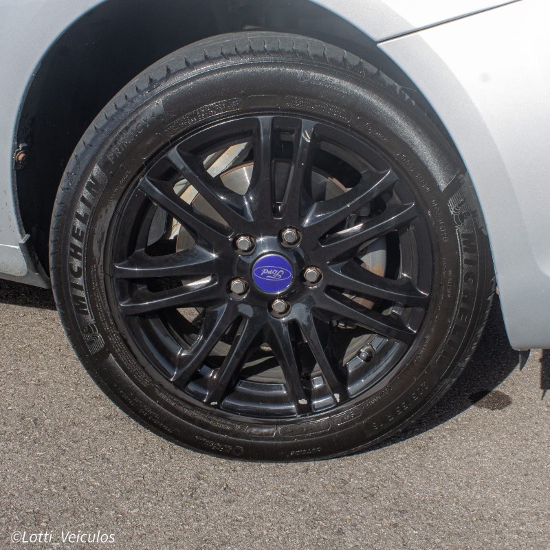 FOCUS 1.6 SE 16V FLEX 4P MANUAL - 2013 - FARROUPILHA