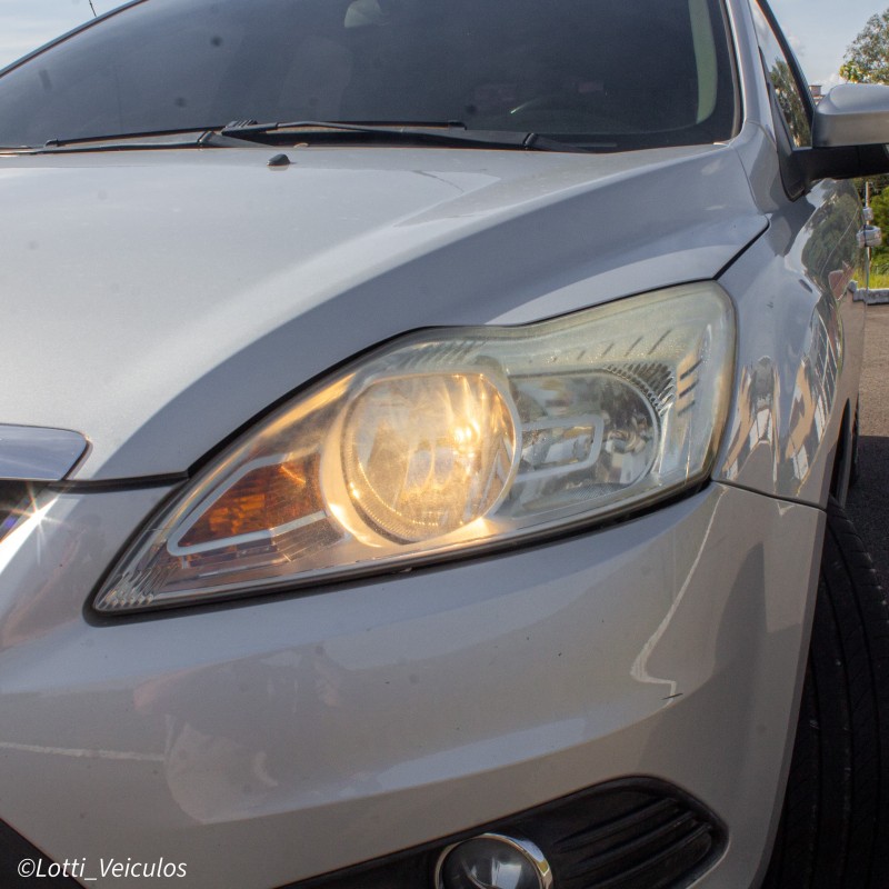 FOCUS 1.6 SE 16V FLEX 4P MANUAL - 2013 - FARROUPILHA