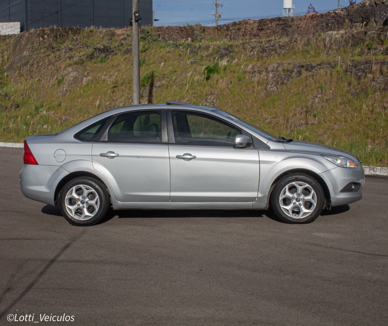 FOCUS 2.0 TITANIUM 16V FLEX 4P AUTOMÁTICO - 2012 - FARROUPILHA