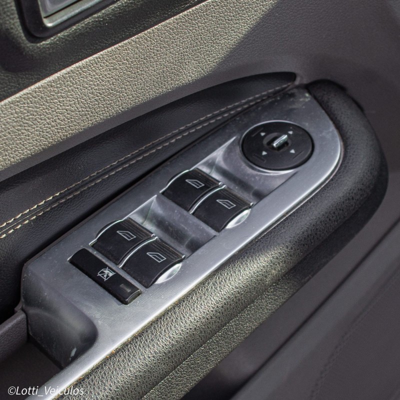 FOCUS 2.0 TITANIUM 16V FLEX 4P AUTOMÁTICO - 2012 - FARROUPILHA