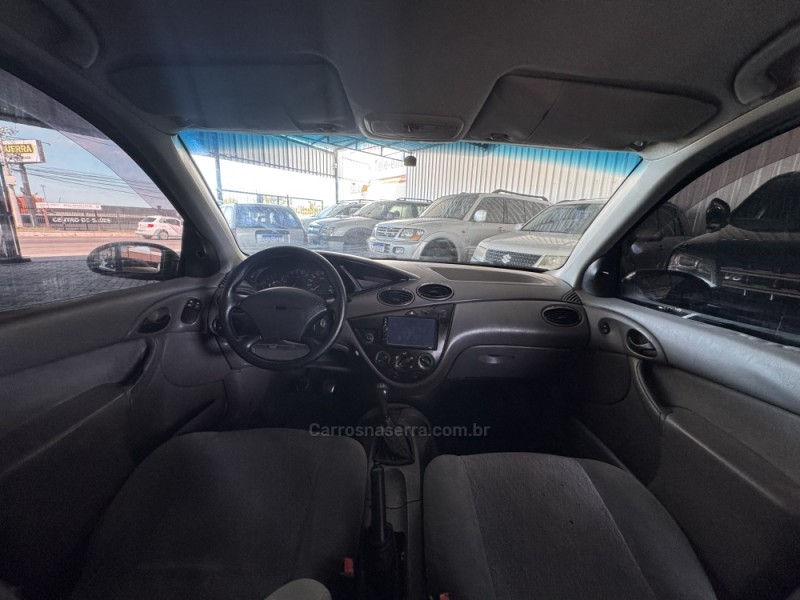FOCUS 1.8 16V GASOLINA 4P MANUAL - 2001 - CAXIAS DO SUL