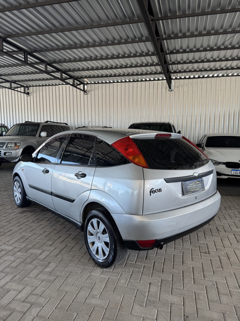 FOCUS 1.8 16V GASOLINA 4P MANUAL - 2001 - CAXIAS DO SUL
