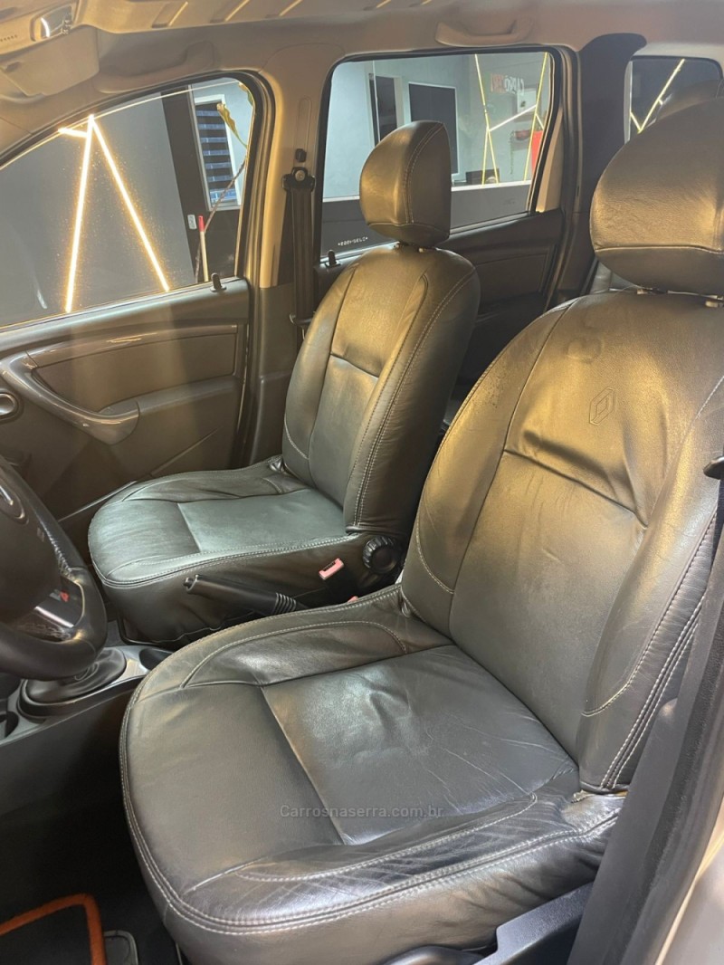 DUSTER 2.0 DYNAMIQUE 4X4 16V FLEX 4P MANUAL - 2013 - NOVO HAMBURGO