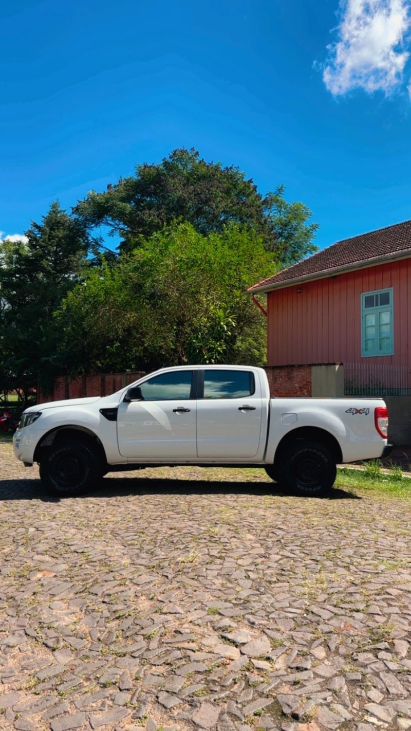 RANGER 2.2 XL 4X4 CD 16V DIESEL 4P MANUAL - 2013 - SãO SEBASTIãO DO CAí
