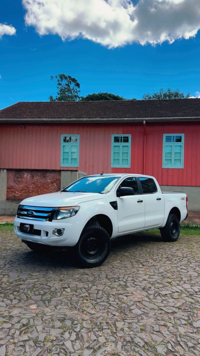 RANGER 2.2 XL 4X4 CD 16V DIESEL 4P MANUAL - 2013 - SãO SEBASTIãO DO CAí