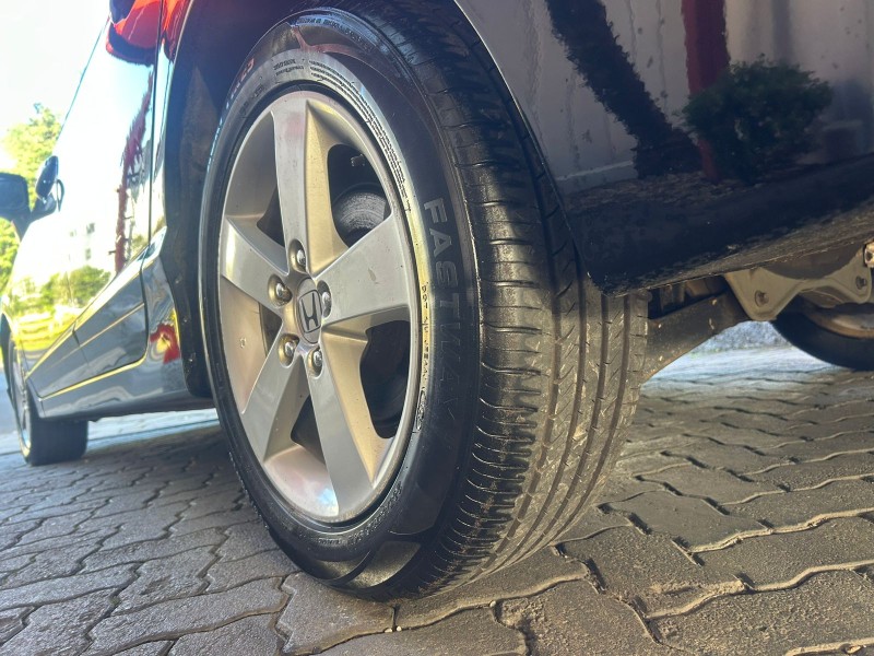 CIVIC 1.8 LXS 16V FLEX 4P MANUAL - 2007 - TRêS COROAS
