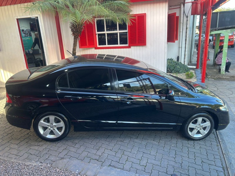 CIVIC 1.8 LXS 16V FLEX 4P MANUAL - 2007 - TRêS COROAS