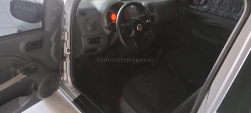 UNO 1.0 EVO VIVACE 8V FLEX 2P MANUAL - 2015 - FARROUPILHA