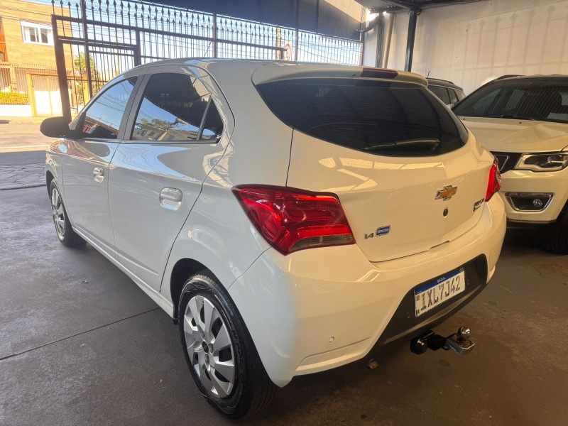 ONIX 1.4 MPFI LT 8V FLEX 4P MANUAL - 2016 - CAXIAS DO SUL