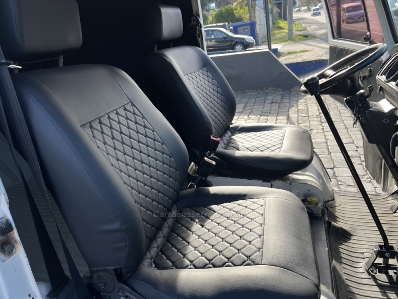 KOMBI 1.4 MI FURGÃO 8V FLEX 3P MANUAL - 2010 - CAXIAS DO SUL