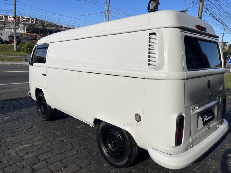 KOMBI 1.4 MI FURGÃO 8V FLEX 3P MANUAL - 2010 - CAXIAS DO SUL