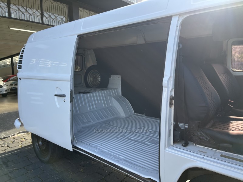 KOMBI 1.4 MI FURGÃO 8V FLEX 3P MANUAL - 2010 - CAXIAS DO SUL