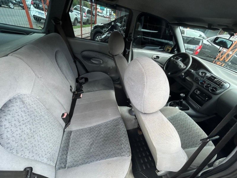 ESCORT 1.6 MPI GL 8V GASOLINA 4P MANUAL - 2000 - TRêS COROAS