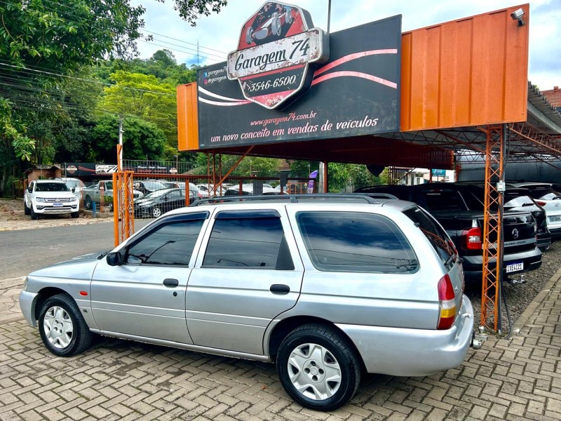 ESCORT 1.6 MPI GL 8V GASOLINA 4P MANUAL - 2000 - TRêS COROAS