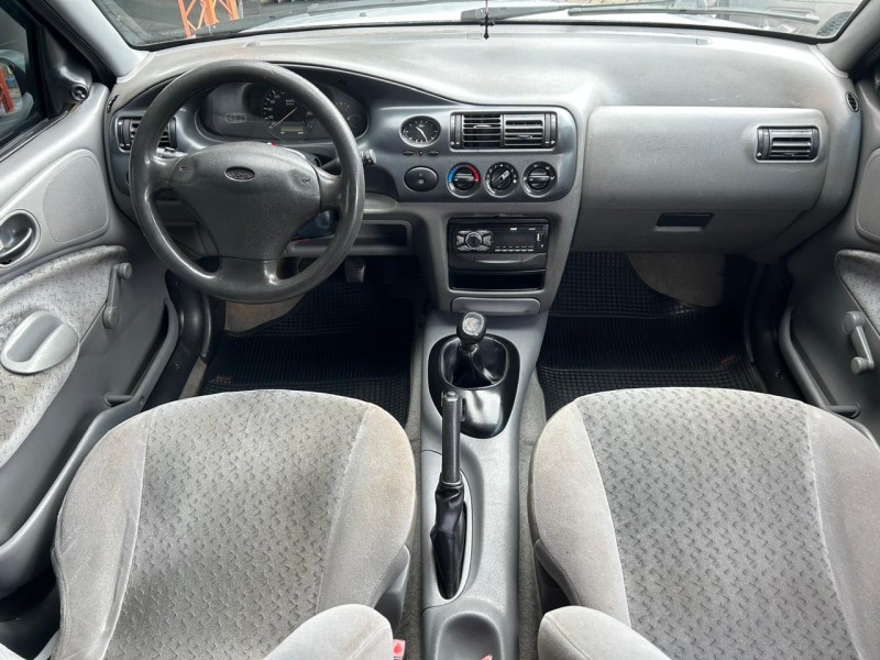 ESCORT 1.6 MPI GL 8V GASOLINA 4P MANUAL - 2000 - TRêS COROAS