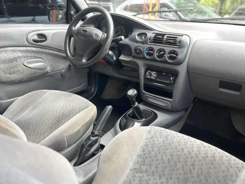 ESCORT 1.6 MPI GL 8V GASOLINA 4P MANUAL - 2000 - TRêS COROAS