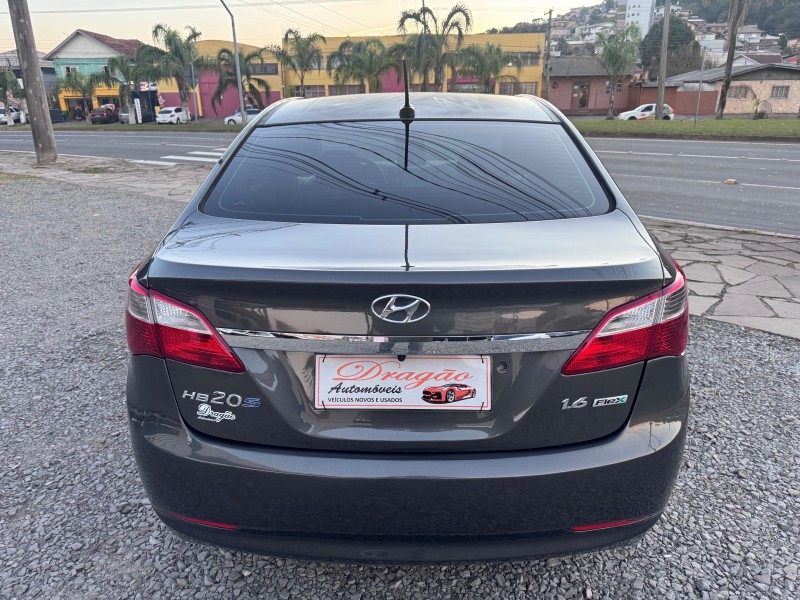 HB20S 1.6 COMFORT PLUS 16V FLEX 4P MANUAL - 2015 - CAXIAS DO SUL