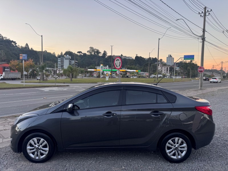 HB20S 1.6 COMFORT PLUS 16V FLEX 4P MANUAL - 2015 - CAXIAS DO SUL
