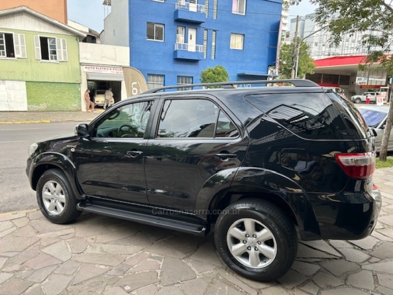HILUX SW4 3.0 SRV 4X4 7 LUGARES 16V TURBO INTERCOOLER DIESEL 4P AUTOMÁTICO - 2009 - CAXIAS DO SUL