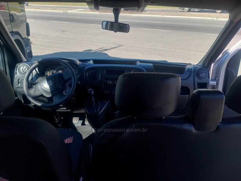 MASTER 2.3 DCI MINIBUS VIP L3H2 16 LUGARES 16V DIESEL 4P MANUAL - 2019 - FARROUPILHA