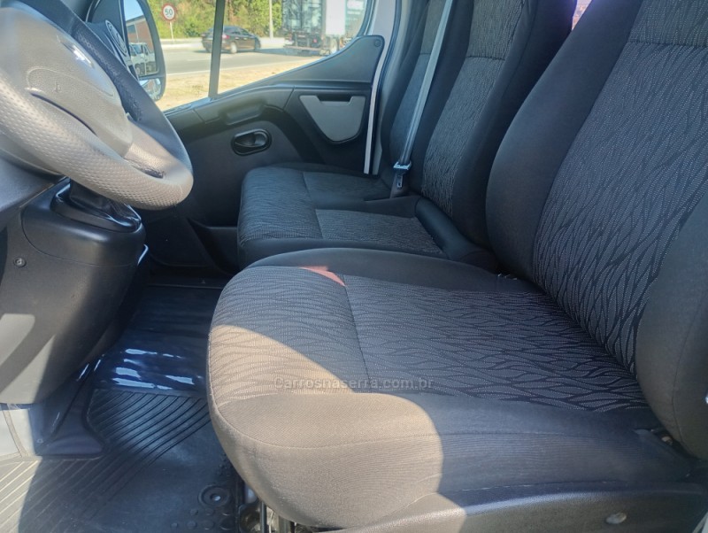 MASTER 2.3 DCI MINIBUS VIP L3H2 16 LUGARES 16V DIESEL 4P MANUAL - 2019 - FARROUPILHA