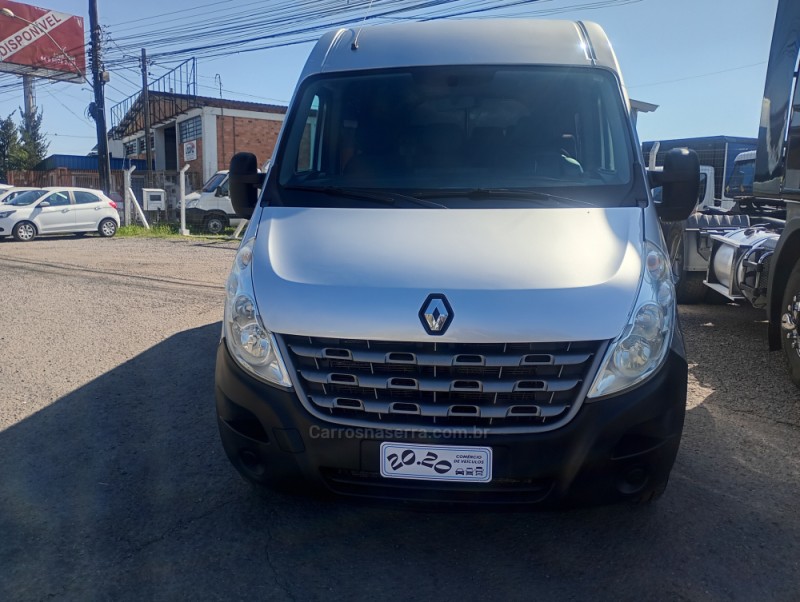 MASTER 2.3 DCI MINIBUS VIP L3H2 16 LUGARES 16V DIESEL 4P MANUAL - 2019 - FARROUPILHA