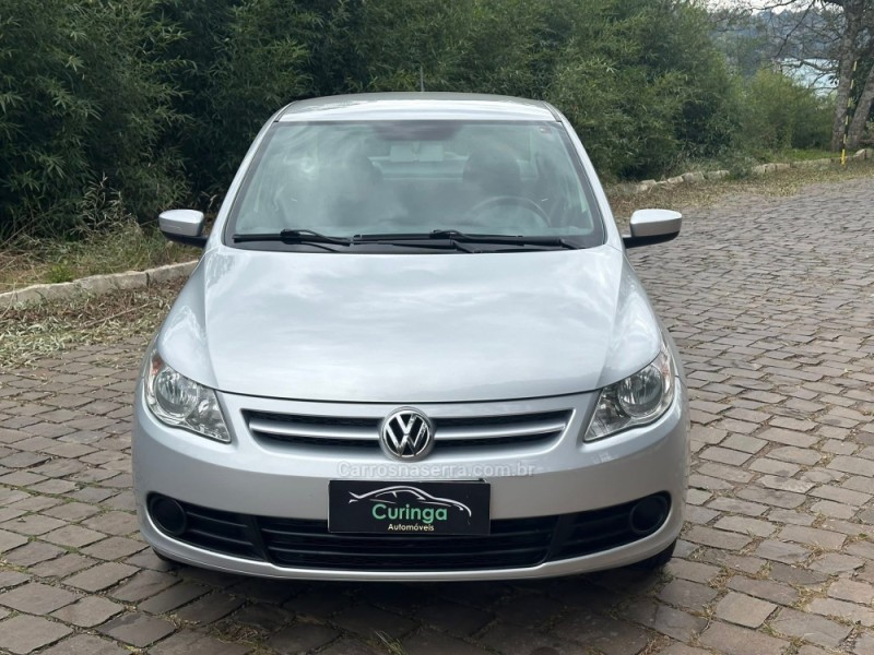 VOYAGE 1.0 MI TRENDLINE 8V FLEX 4P MANUAL - 2011 - NOVA PRATA