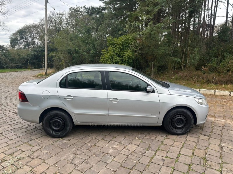 VOYAGE 1.0 MI TRENDLINE 8V FLEX 4P MANUAL - 2011 - NOVA PRATA
