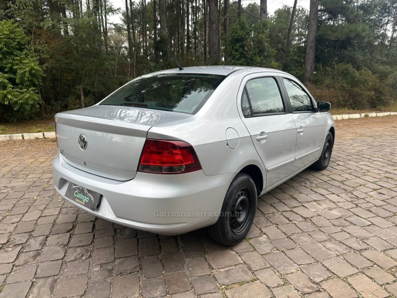 VOYAGE 1.0 MI TRENDLINE 8V FLEX 4P MANUAL - 2011 - NOVA PRATA