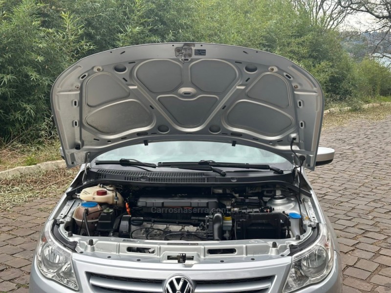 VOYAGE 1.0 MI TRENDLINE 8V FLEX 4P MANUAL - 2011 - NOVA PRATA