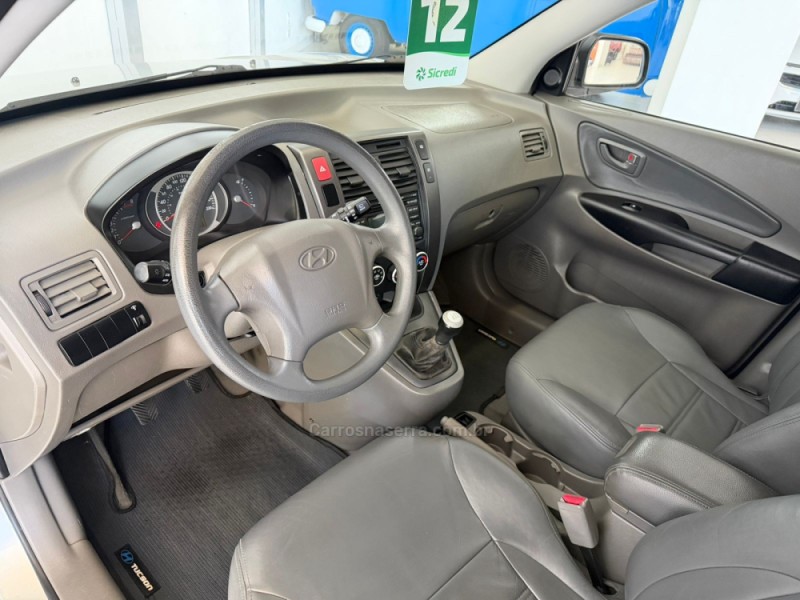 TUCSON 2.0 MPFI GL 16V 142CV 2WD GASOLINA 4P MANUAL - 2012 - CAXIAS DO SUL