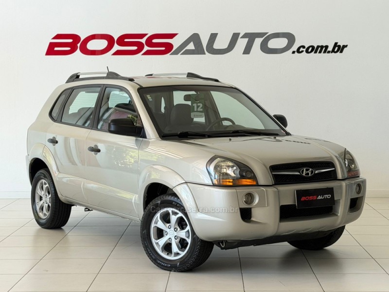 TUCSON 2.0 MPFI GL 16V 142CV 2WD GASOLINA 4P MANUAL - 2012 - CAXIAS DO SUL