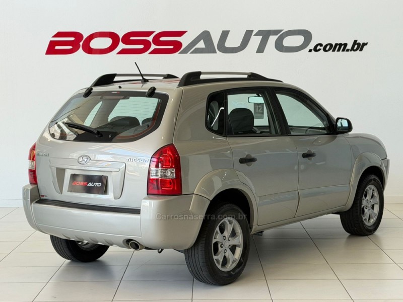 TUCSON 2.0 MPFI GL 16V 142CV 2WD GASOLINA 4P MANUAL - 2012 - CAXIAS DO SUL