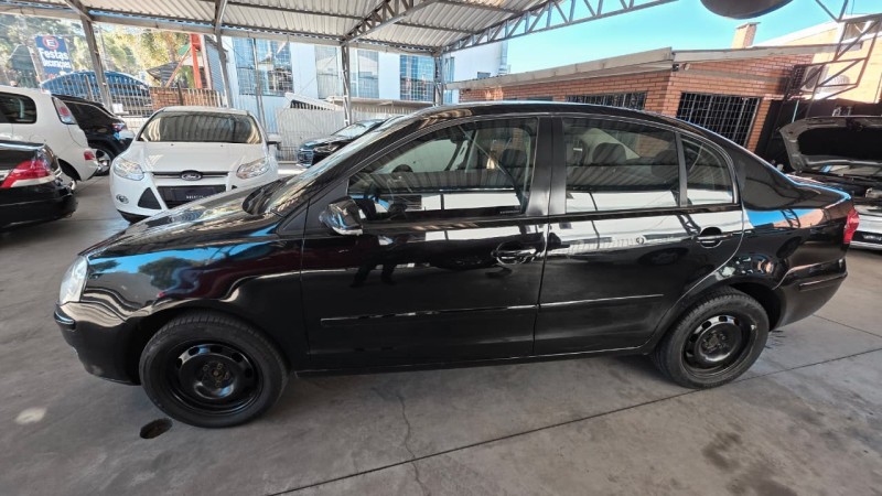 POLO SEDAN 1.6 MI 8V FLEX 4P MANUAL - 2011 - CAXIAS DO SUL