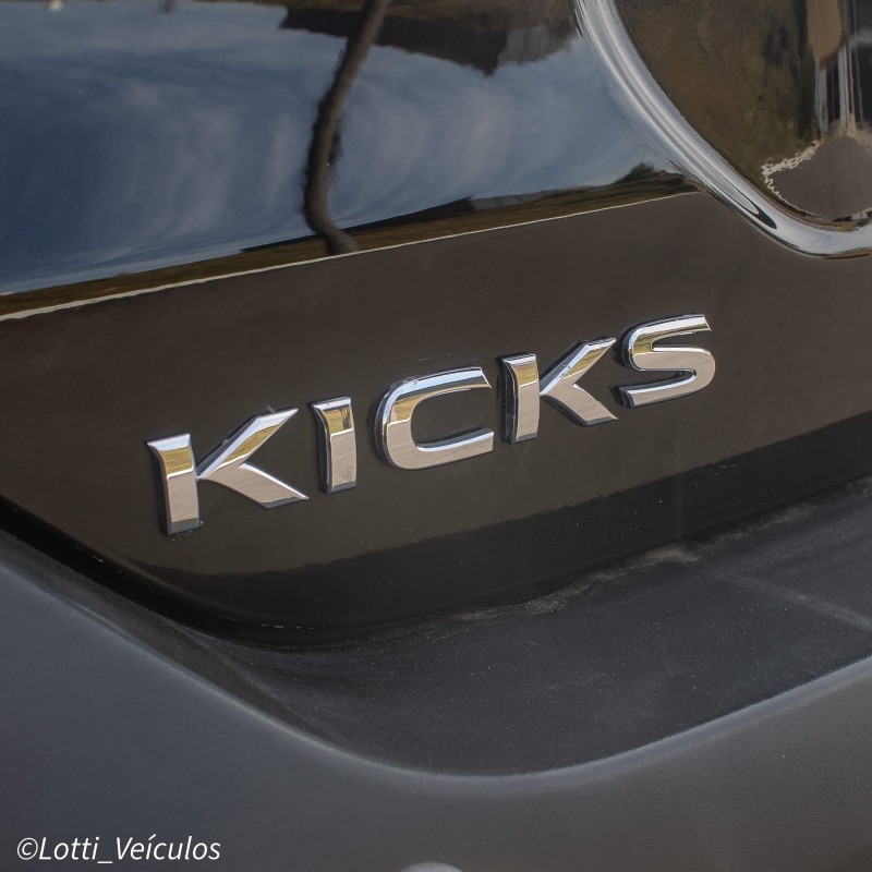 KICKS 1.6 16V FLEX SL PACK TECH 4P XTRONIC - 2017 - FARROUPILHA