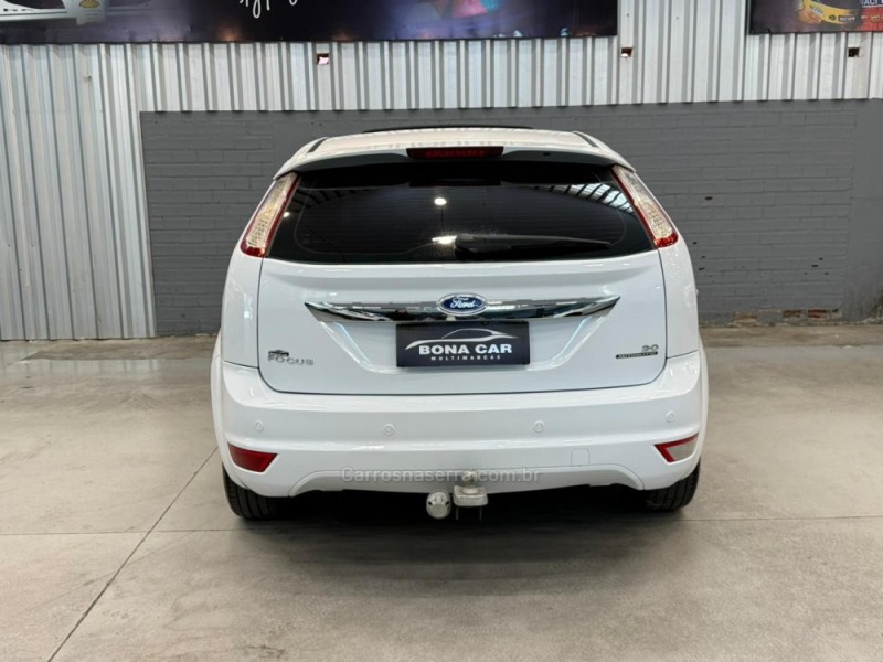 FOCUS 2.0 TITANIUM HATCH 16V FLEX 4P AUTOMÁTICO - 2013 - CAXIAS DO SUL