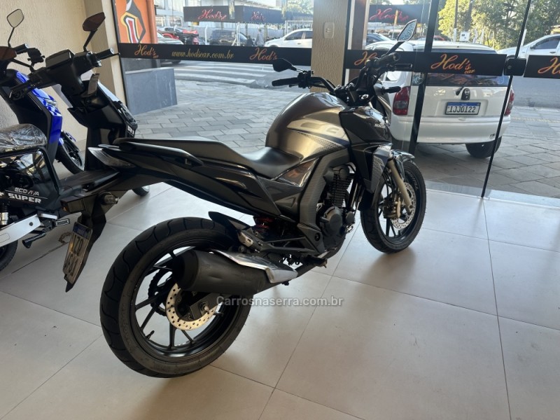 CB 250F TWISTER CBS - 2020 - CANELA