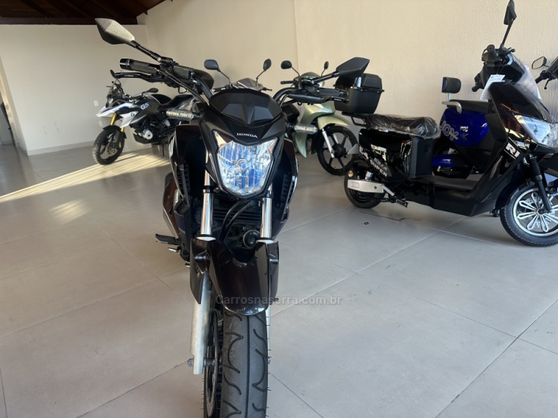 CB 250F TWISTER CBS - 2020 - CANELA