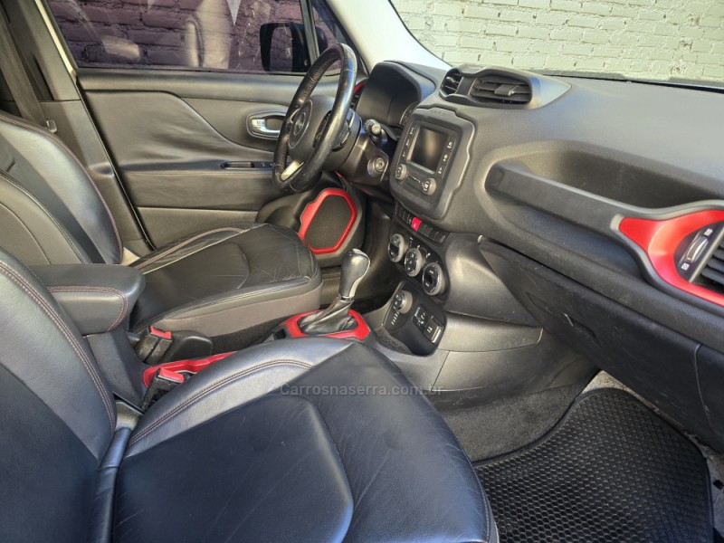 RENEGADE 2.0 16V TURBO DIESEL TRAILHAWK 4P 4X4 AUTOMÁTICO - 2016 - CAXIAS DO SUL
