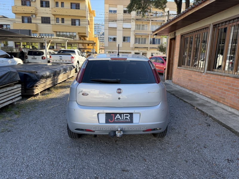 PUNTO 1.4 ATTRACTIVE 8V FLEX 4P MANUAL - 2011 - GARIBALDI