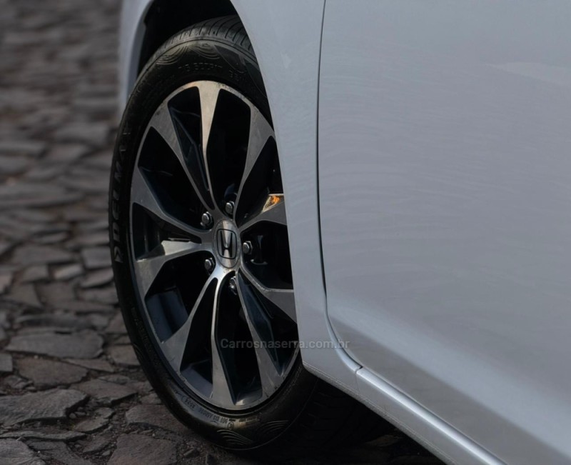 CIVIC 2.0 LXR 16V FLEX 4P AUTOMÁTICO - 2015 - DOIS IRMãOS