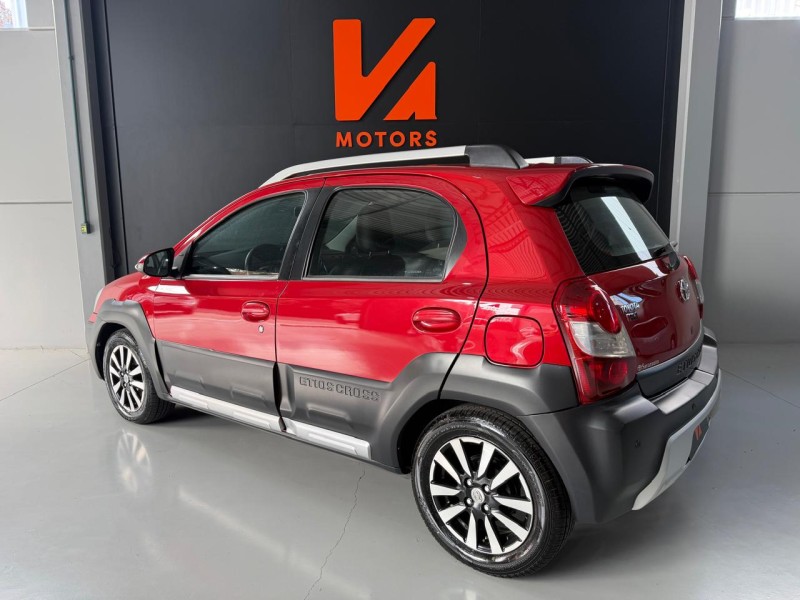 ETIOS CROSS 1.5 16V FLEX 4P MANUAL - 2015 - CARLOS BARBOSA