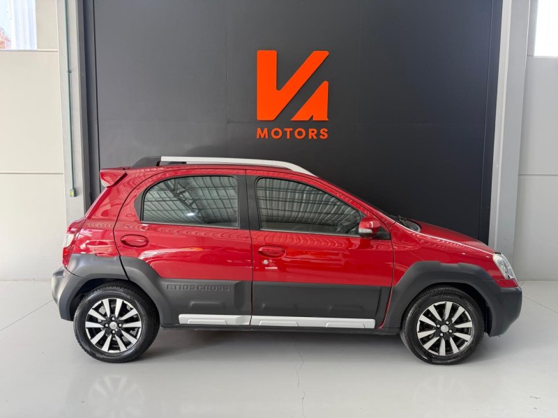 ETIOS CROSS 1.5 16V FLEX 4P MANUAL - 2015 - CARLOS BARBOSA