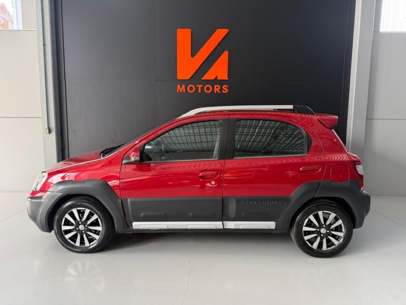 ETIOS CROSS 1.5 16V FLEX 4P MANUAL - 2015 - CARLOS BARBOSA