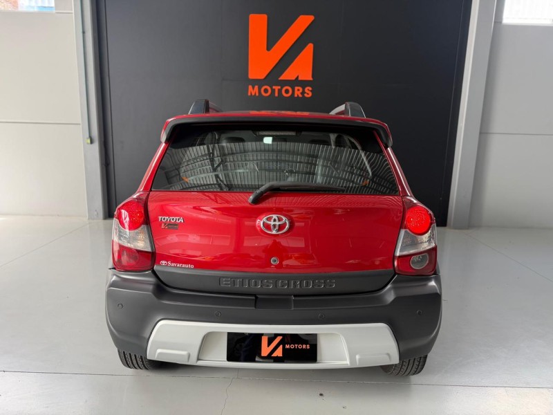 ETIOS CROSS 1.5 16V FLEX 4P MANUAL - 2015 - CARLOS BARBOSA