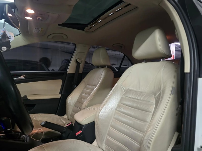 JETTA 2.0 TSI HIGHLINE 211CV GASOLINA 4P DSG - 2017 - PORTO ALEGRE